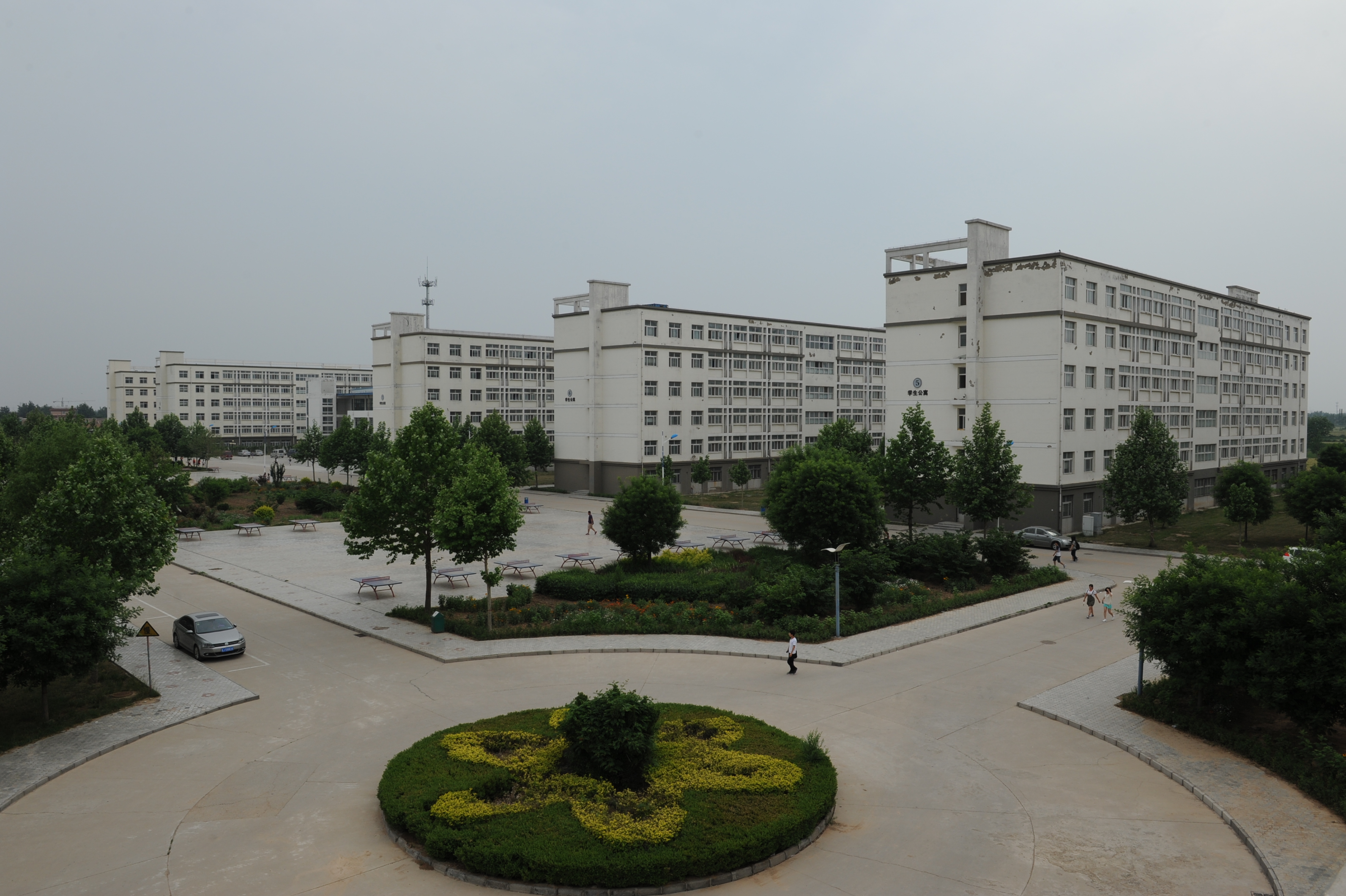 沧州师范学院校园风光图片